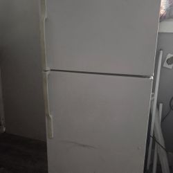 Refrigerator GE