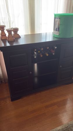 Wine cabinet