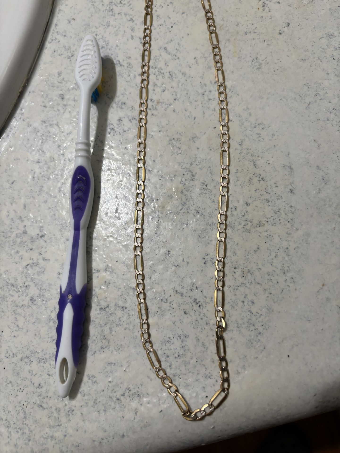 14k gold fígaro chain