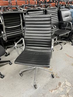HERMAN MILLER EAMES ALUMINUM GROUP CHAIRS     -can deliver-