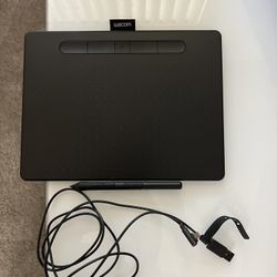 Wacom Intuos Bluetooth Creative Pen tablet ( Medium) Like New 