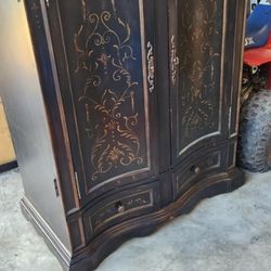 Seven Seas by Hooker Furniture Armoire/ Storage Closet 
Beautiful Armoire / Storage Cabinet TV STAND made by Hooker Furniture. Seven Seas Collection.
