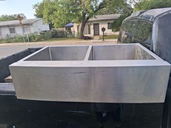 Stainless steel front apron sink
