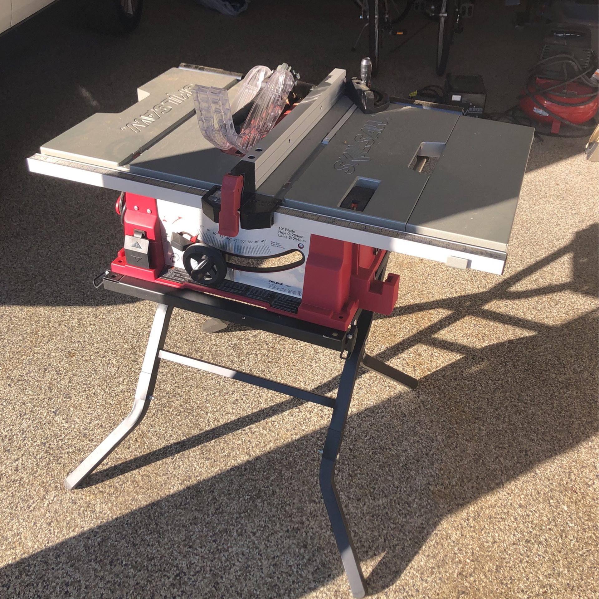 Table Saw SkilSaw 10” Blade Only Used Once!