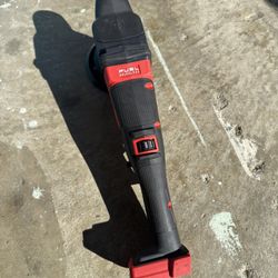 Milwaukee M18 polisher 15mm DA polisher.  W 8.0 Battery