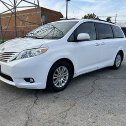 2011 Toyota Sienna XLE