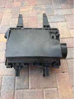 Mercedes Sprinter 2500  3.0 Engine air filter box