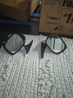 Vintage muscle car mirrors