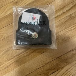 Black Moncler Beanie (rep)