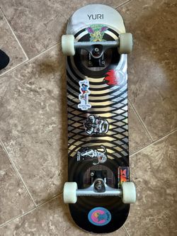 Yuri Skateboard