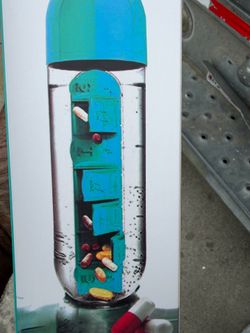 Water bottle / pill container