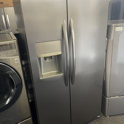Frigidaire Stainlees Steel Refrigerator And Freezer 