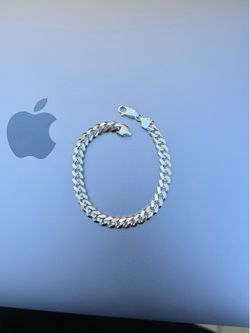 Silver Cuban link bracelet 8in