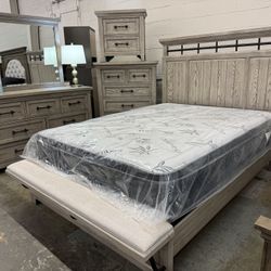 Beautiful  Bedroom Set. Includes  Everything In The Pictures!!  Financing Available! 