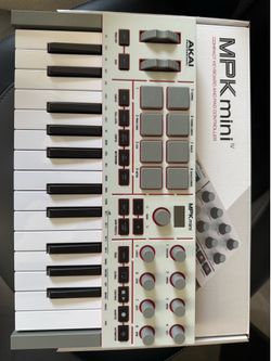 Akai MPK Mini IV