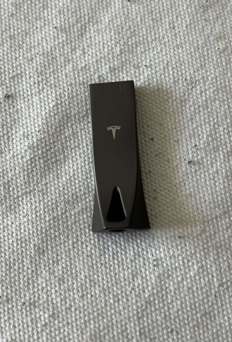 Tesla OEM USB 128gb Drive (Sentry mode, Dash CAM, etc.)