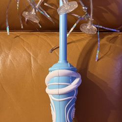 FREE Disney On Ice Frozen character light-up spinning wand toy