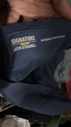 Levi’s maternity
