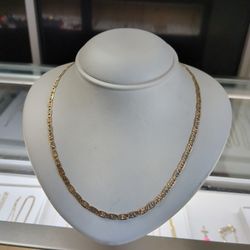 14k Gold Gucci Necklace 15.8  Grams 24 Long If You Are Interested Ask For Maribel Please Thank You 