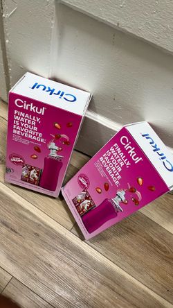 Pink cirkul water bottle and 2 flavors