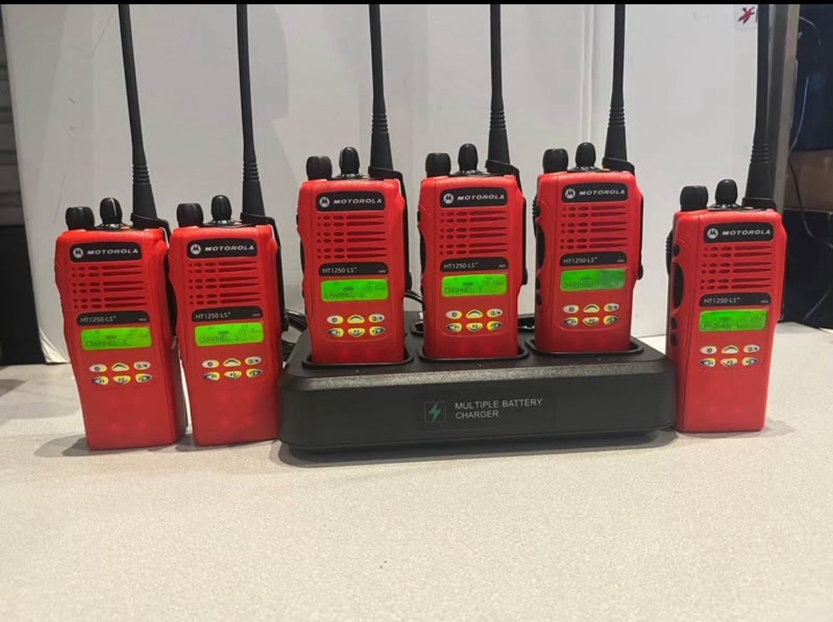 6 X Motorola HT1250 LS+ UHF 4w 32CH Two Way Radio Set With Gang Charger