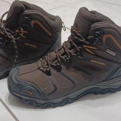 Hiking Boots Newww size 10