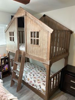 Pottery barn, bunk bed with mattress