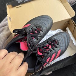 Adidas Women’s Size 4 Cleats