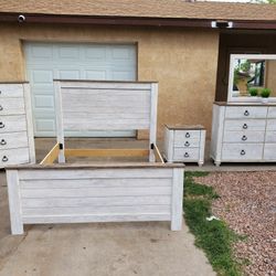 Bedroom Set / Dresser 🌱 ( OFFERS WELCOMED ! 🙂 )