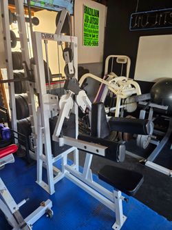 Lateral Raise Deltoid Machine