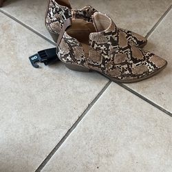 Size 8 New