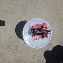 Engine Hoist Pivot Plate