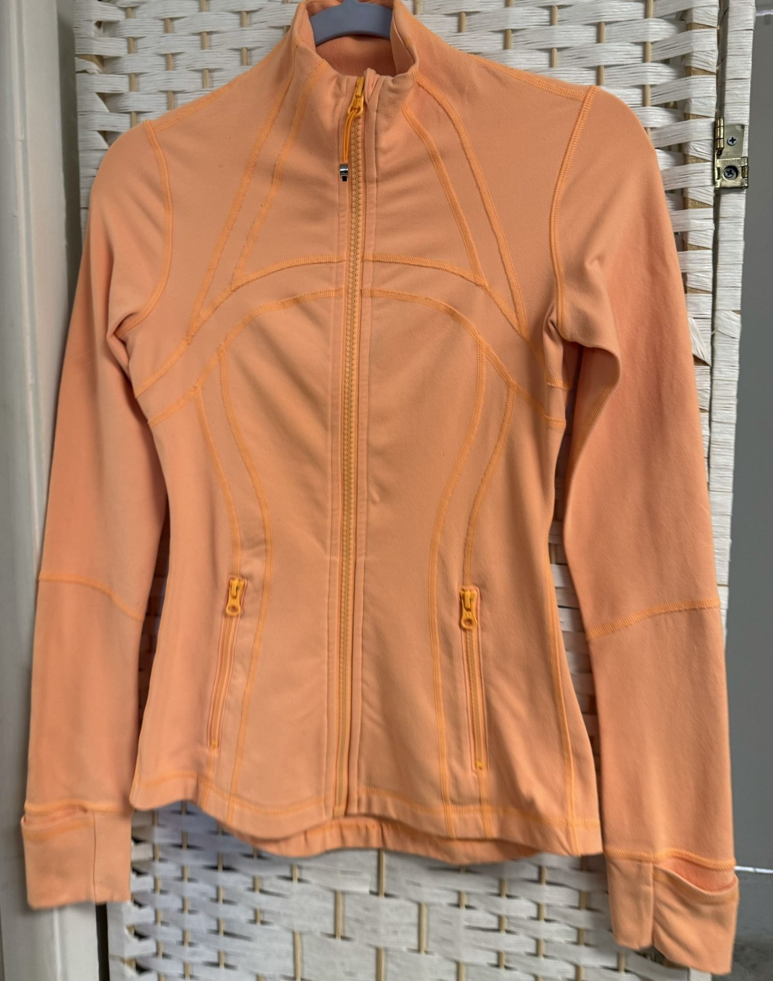 Lululemon Defines Jacket Size 4