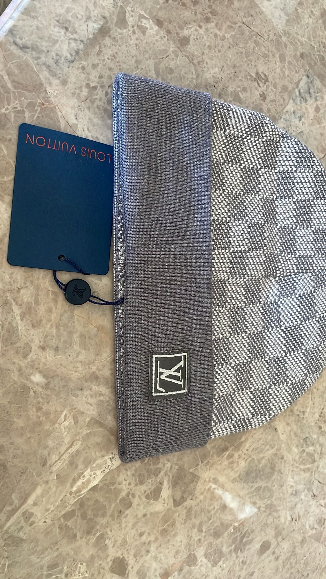 Lv Bennie Color Gray