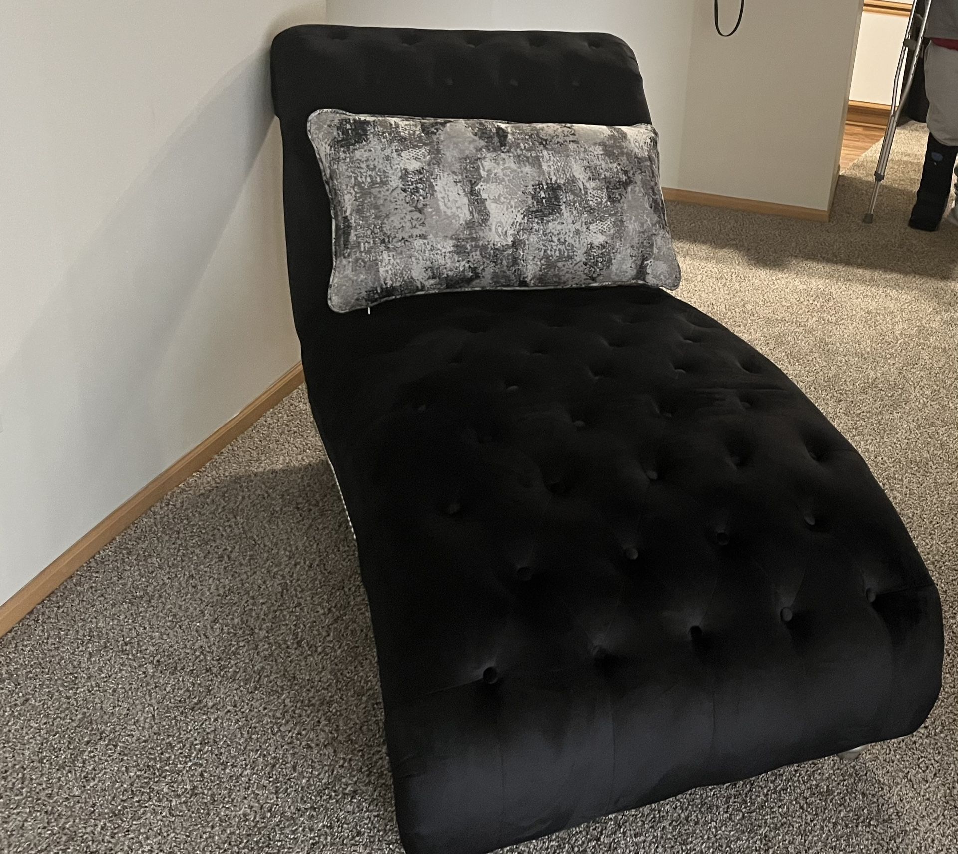 Ashley Harriette 4 Piece Couch Set