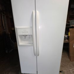 Kenmore Refrigerator Side-By-Side White 70” Tall 35” Wide