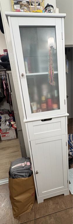 Tall cabinet like new