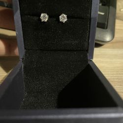 0.5 Carat Moissanite Stud Earrings 