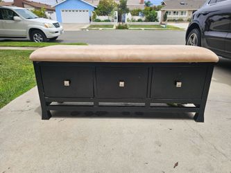 Bench with drawers