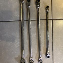4 piece gear ratcheting wrench set 8-10 , 12-14 13-15,    17-19.     $50 Located MountDora Fla32757