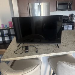 Black 32 inch Hisense Roku smart tv used*