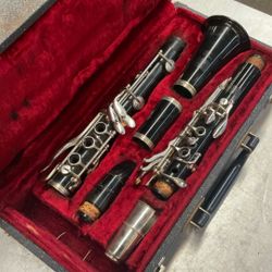 Bundy Clarinet 