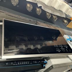Wolf 36” Smooth top Electric Cooktop 5 Elements