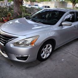 Nissan altima 2013  Run good