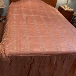 Bedspread For Full Bed:  Peach Color, New