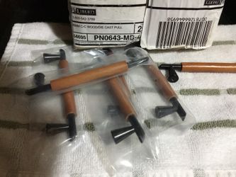 Kitchen nobs or dressers