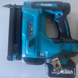 Makita Brad Nailer with Battery and Battery Charger!
