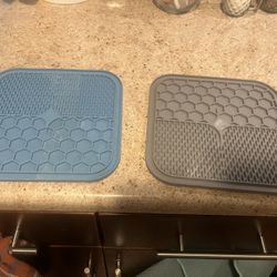 Slow Feeders And Bowls 