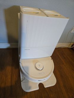 Roborock Qrevo Pro Robot Vacuum and Mop with FlexiArm Edge Mopping