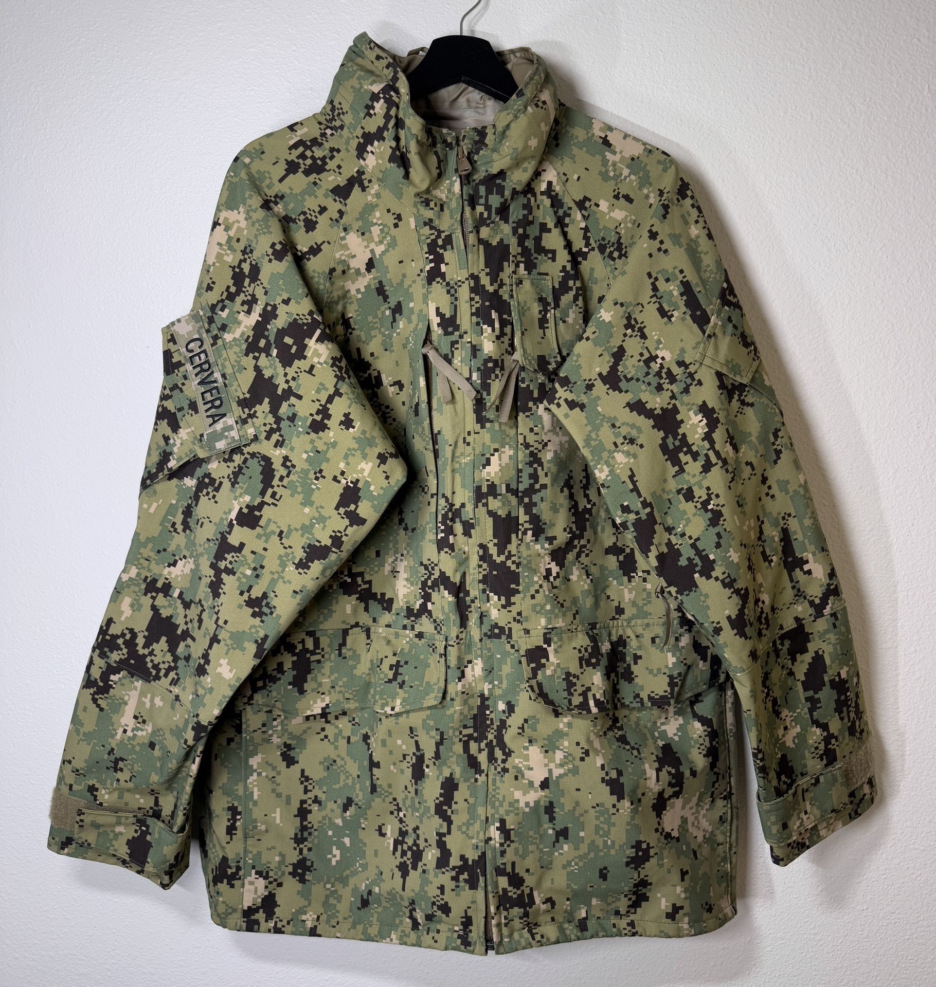 USN Navy Type III Parka Working Jacket Hood Medium Long 8415-01-(contact info removed)